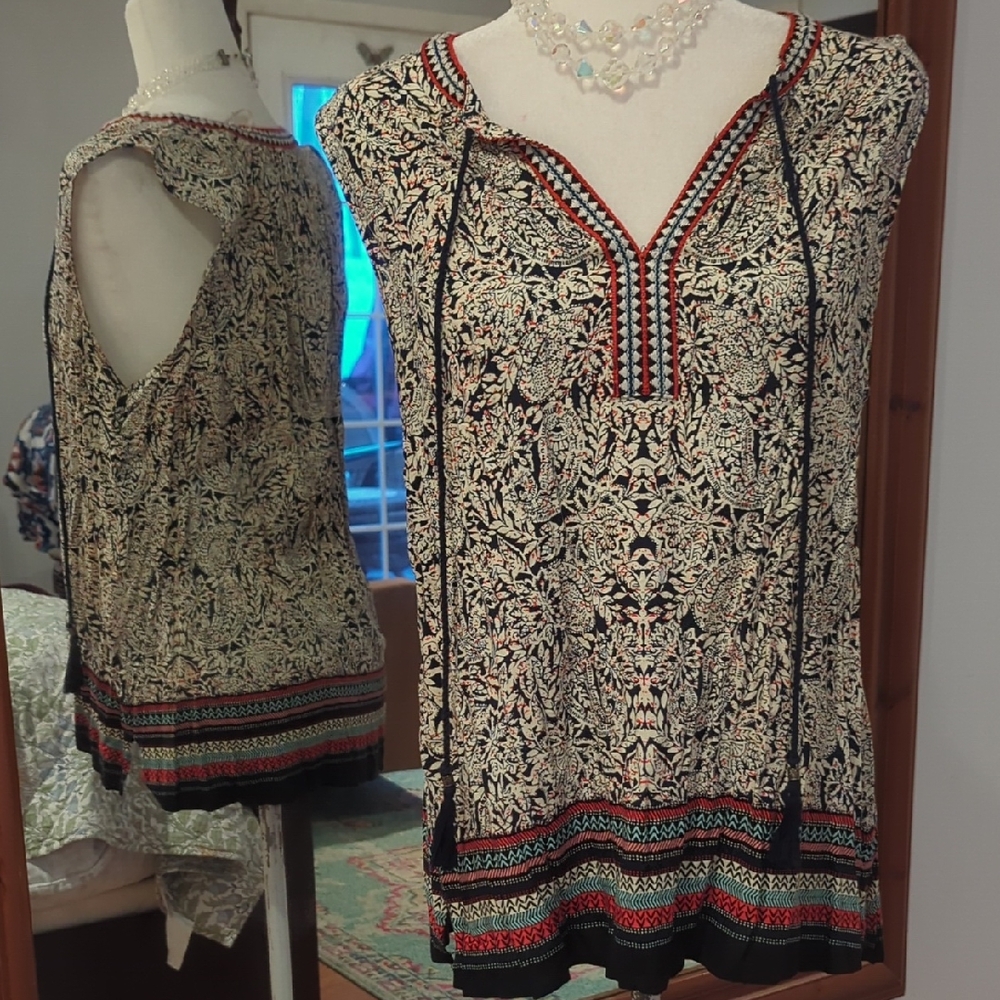 Daniel Rainn Black and Red Patterned Blouse